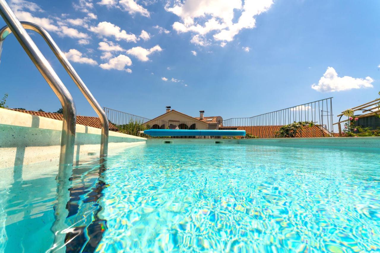 Villa Salvia - Holiday House With Pool - Jurdani エクステリア 写真