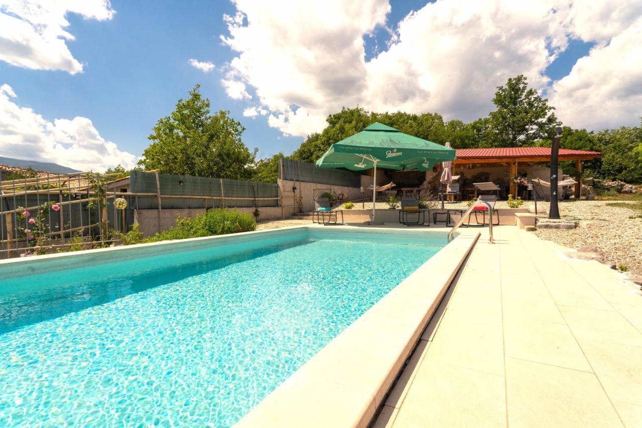 Villa Salvia - Holiday House With Pool - Jurdani エクステリア 写真
